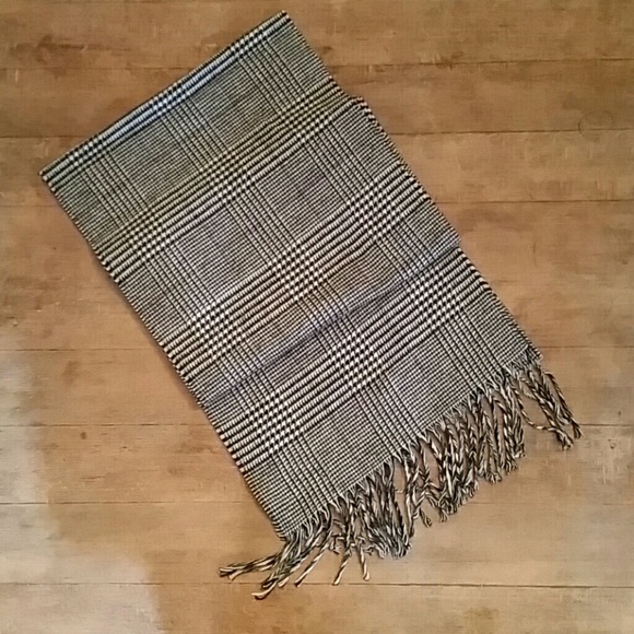 Accessories - Houndstooth Scarf